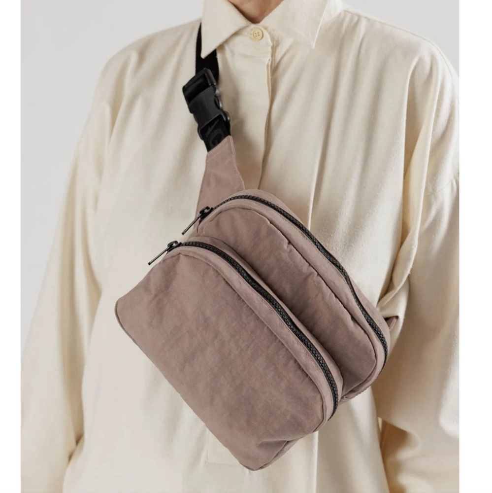 BAGGU Taupe Fanny Pack